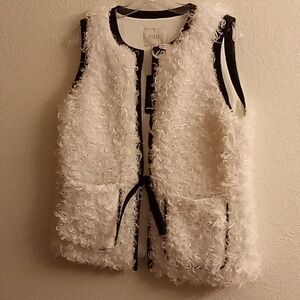 NEW GUESS LOS ANGELES Party  Office Career Size M White-Black Trim Colors B10